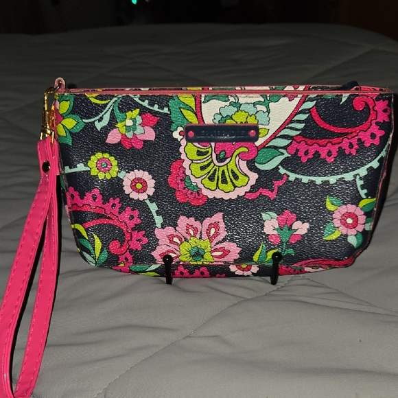 Vera Bradley Vinyl In Petal Paisley Wristlet - Picture 1 of 5
